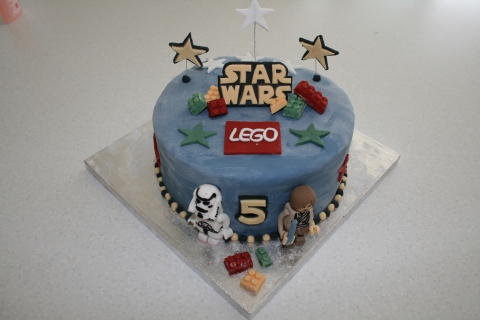 Lego Birthday Cake on Star Wars Lego 5th Birthday Cake    Cakecrafts